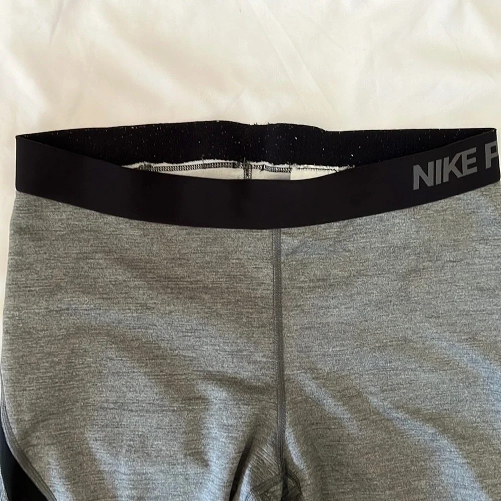Nike Pro Hyperwarm Women Gray and Black Athletic Leggings Size Large - Picture 5 of 6